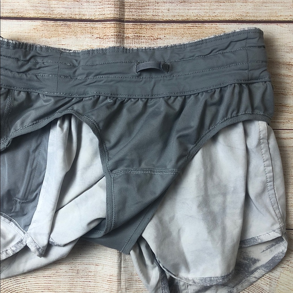 Lululemon Tracker‎ Short - Picture 6 of 8